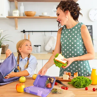 Produktbild von Navaris Bento Box Lunch Box Brotdose Vesperbox - auslaufsicher mit variablen Fächern - herausnehmbare Innenschale - Brotdose - lila