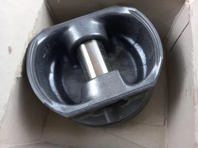 Obrázek produktu pro Originální AUDI A6 (95–96) VW Sharan (96–00) Golf (92–96) píst 82,5 mm 048107065R