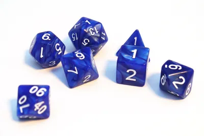 Productafbeelding van Dobbelsteen set Pearl: Blauw/Wit (7)