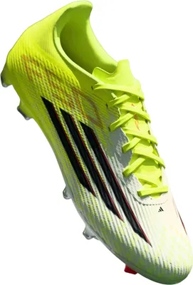 Produktbild von Adidas Errores de Foto JR8995 in TESOYE/CBLACK/LUCRED color size 44 2/3