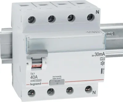 Image de Disjoncteur différentiel Legrand type A, 10 kA, 40 A, 4 pôles, 30 mA, 1 pièce.