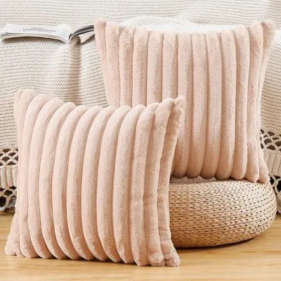 Produktbild von Set mit 2 dekorativen Kissenbezügen aus Kunstfell, flauschig, gestreift, weich, für Sofa und Schlafzimmer, hellbraun, 40 x 40 cm