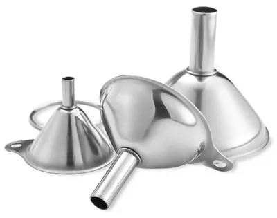 Immagine prodotto di Set di 3 piccoli imbuti in acciaio inossidabile, ideali per riempire piccole bottiglie