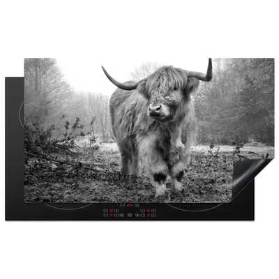 Produktbild von KitchenYeah© Herdabdeckplatte Schottischer Highlander - Wald - Nebel - Kuh - Tiere - Natur , 90x52cm, Küche Deko, Glaskeramikkochfeld Herdabdeckung, Abdeckplatte fùr Kochfeld