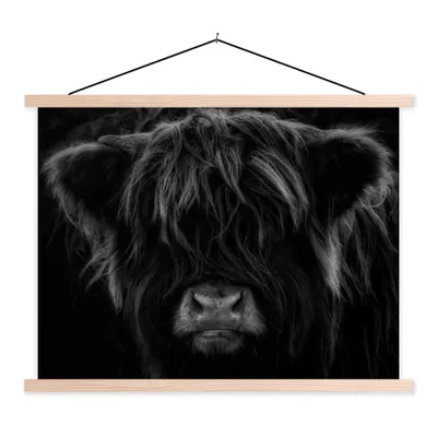 Produktbild von MuchoWow® Textilposter Schottischer Highlander - Kuh - Porträt - Tiere - Schwarz - Weiß 60x45 cm mit holzfarbenen Rahmen - Bild