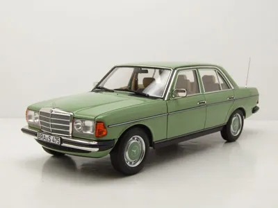 Produktbild von Mercedes 200 Limousine W123 1982 hellgrün Modellauto 1:18 Norev