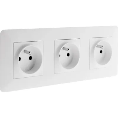 Obrázok produktu pre Trojitá zásuvka 2P + E 16A predradená biela - Artezo