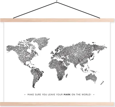 Produktbild von MuchoWow® Textilposter Weltkarte - Schwarz - Fingerabdruck 120x90 cm mit holzfarbenen Rahmen - Magnetisch