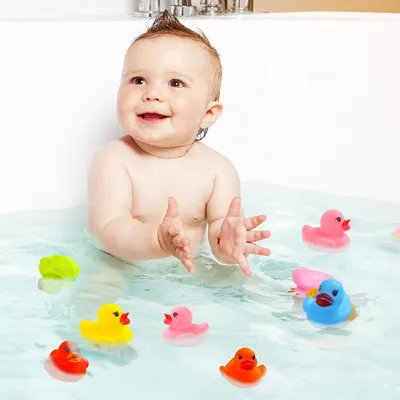 Imagen del producto de Juguetes de baño de goma, 50 unidades, de colores variados, flotantes, juguetes para apretar, ideales para la bañera