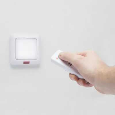Zdjęcie produktu dla Lampa ścienna z pilotem - zasilanie bateryjne