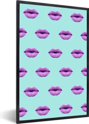 Produktbild von MuchoWow® MuchoWow® Gerahmtes Poster Lippen - Lila - Muster 40x60 cm - Poster mit zchwarzem Bilderrahmen - Papierdruck - Wandbilder