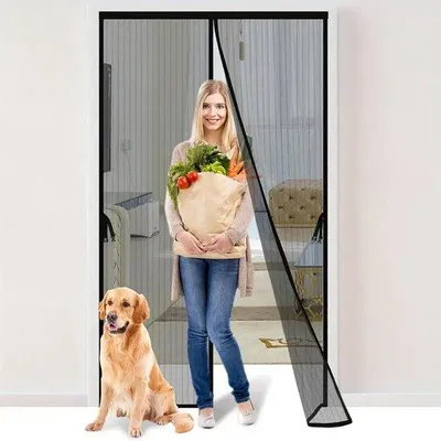 Obrázek produktu pro Automatická síť proti hmyzu 110 x 210 cm, hustá magnetická síť, magnetická ochrana proti hmyzu, s lepicí páskou a magnetickou cívkou, automatické zavírání, černá.