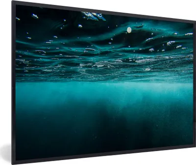 Produktbild von MuchoWow® MuchoWow® Gerahmtes Poster Meer - Unterwasser - Blau 90x60 cm - Poster mit zchwarzem Bilderrahmen - Fotorahmen - Foto-Plakat