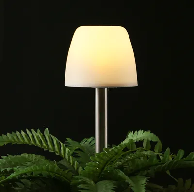 Produktbild von LED Solar Wegleuchte - Gartenleuchte - warmweiße LED - H: 28cm - Erdspieß - milchig weiß