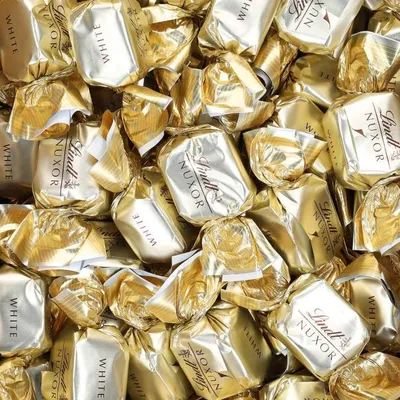 Produktbild von Lindt Nuxor Weiße Schokolade 3kg