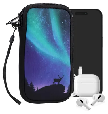 Produktbild von kwmobile Handytasche für Smartphones L - 6,5" - Neopren Handy Tasche Hülle Cover Case Schutzhülle - Polarlicht Hirsche Türkis Blau Schwarz - 16,5 x