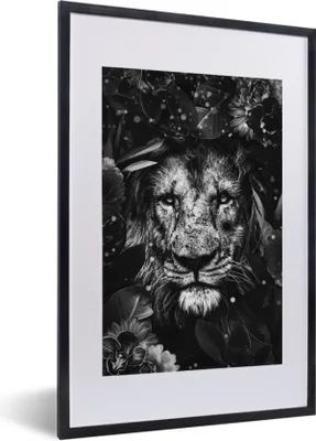 Produktbild von MuchoWow® Gerahmtes Poster Botanischer Löwe mit Kugeln auf dunklem Hintergrund - schwarz und weiß 40x60 cm - Poster mit Schwarzem Bilderrahmen Wandposter Rahmen Foto Bilder - Poster in Rahmen