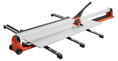 Zdjęcie produktu dla Ręczna przecinarka do płytek 1600 mm, ulepszona szyna i przesuwna głowica, precyzyjna prowadnica wyrównująca, tarcza tnąca z węglika wolframu, nóżki podporowe z obrotowymi kółkami, dla profesjonalistów-majsterkowiczów, płytki ceramiczne, podłogowe i ścienne
