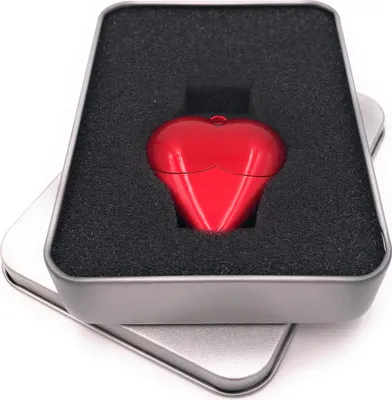 Produktbild von Onwomania Herz in Rot Liebe Valentinstag USB Stick in Alu Geschenkbox 8 GB USB 2.0