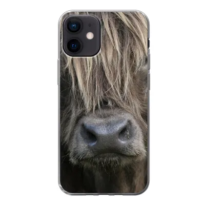 Produktbild von MuchoWow® Handyhülle Schutzhülle Hülle für iPhone 12 Schottischer Highlander - Braun - Nase Silikon Softcase Handy Hülle - Schutzhülle