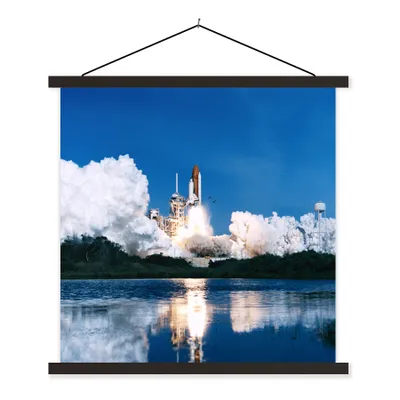 Produktbild von MuchoWow® Textilposter Start des Space Shuttle am Wasser 120x120 cm mit schwarzem Rahmen - Aufhängungsset