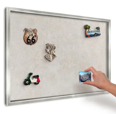 Produktbild von Magnettafel 60x40 cm in einem silbernen Rahmen - Magnetische Metalltafel, Magnetpinnwand zur Wandmontage für Wohnzimmer, Küche, Flur, Kinderzimmer und Büro - Natürliche Eleganz