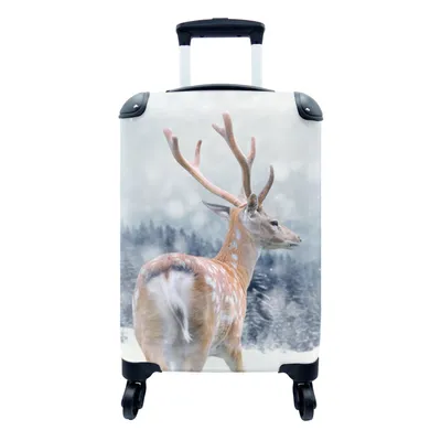 Produktbild von MuchoWow® Koffer Handgepäck Trolley Rollkoffer Kleine Reisekoffer mit 4 Rollen - Winter - Hirsche - Tiere - Cabin Size < 55x40x23 cm & 55x40x20 cm - Fotokoffer - Kabinenkoffer - Boardgepäck - Reise-Box - Reisekoffer - Reisegepäck - Koffer mit Bild - Trolley für Kinder
