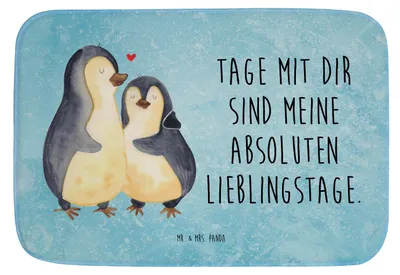 Produktbild von Mr. & Mrs. Panda Badteppich Pinguin umarmen - Eisblau - Geschenk, Liebe, Hochzeitstag, duschmatte, Badläufer, Badematte, Badezimmerteppich, Hochzeit, Duschvorleger