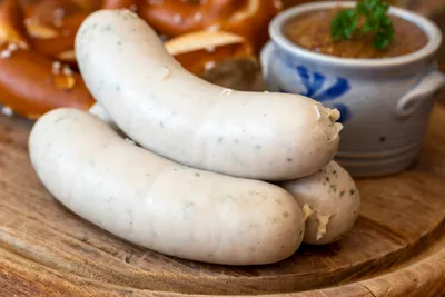 Produktbild von Food-United Weißwurst 300g Münchner Art aromaintensiv mit Schweinefleisch und Kräutern