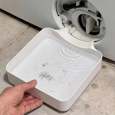 Productafbeelding van INF Wasmachine Afvoerschotel – ABS afvoeropvangbak met deflectorplaat voor vloerbescherming, universele pasvorm voor apparaten Wit