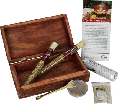 Produktbild von Bijos Räucherset Holzbox aus Mangoholz enthält 2 Räuchermischungen (Lebensfreude und Licht-Liebe-Energie), Kohle, Weihrauch-Besteck, Sand, Softstone Räucherschale und Räucherfibel