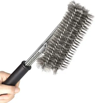 Image de Nettoyeur de barbecue trois-en-un en acier inoxydable, 45 cm de long, avec des poils métalliques, idéal pour nettoyer le barbecue