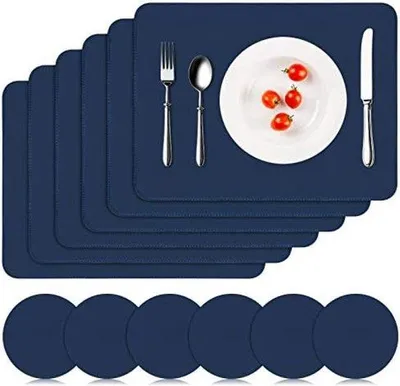 Produktbild von Famanu Platzset 6-teiliges Set, Kunstleder, abwaschbar, hitzebeständig, doppelseitig, wasserdicht, mit Untersetzern, 41 x 31 cm (Blau)