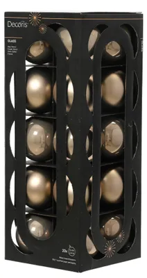Eine schwarze Kartonverpackung mit Sichtfenstern, gefüllt mit zwanzig champagnerfarbenen Christbaumkugeln aus Glas in matten und glänzenden Varianten