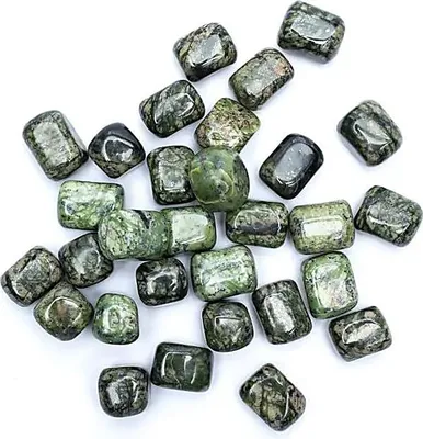 Immagine prodotto di Pietra burattata serpentina verde qualità A - ±500 g; ±2-3 cm