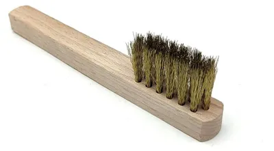 Produktbild von Messing-Drahtbürste 3-reihig mit Holzgriff, gewellte Messingborsten 18 mm lang, langlebig und strapazierfähig