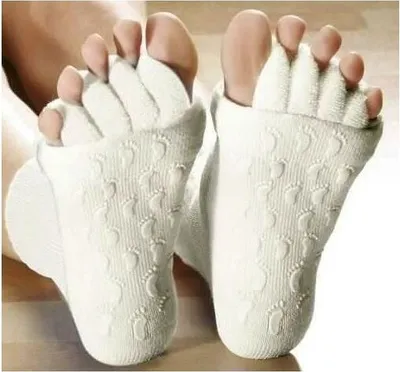 Produktbild von Weiße Zehenspreizer-Socken für Yoga, Größe 39-46, auch zum Schlafen