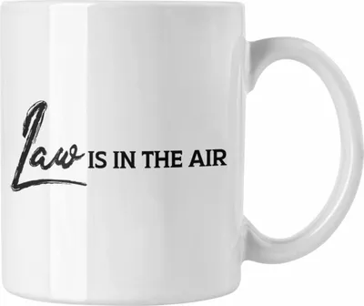 Produktbild von Trendation - Jura Geschenk Tasse mit Spruch Jurist Juristin Geschenkideen Lustig für Examen Staatsexamen (Weiß)