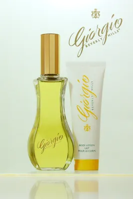 Produktbild von Giorgio Beverly Hills Coffret Parfum 90ml + Lait pour Le Corps 50ml