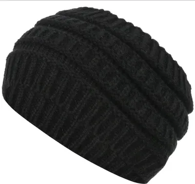 Obrázek produktu pro Černá široká čelenka – pletená čepice s otvorem pro ocas – černá čepice – pletená čelenka – ochrániče uší – teplá čepice – šířka 16 cm – CHPN