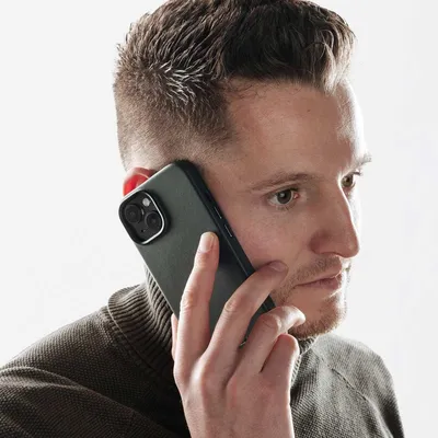 Zdjęcie produktu dla Accezz MagSafe Leather Backcover do Samsung Galaxy S26 – Cedar Green