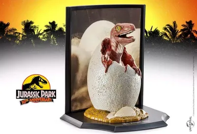 Zdjęcie produktu dla Jurassic Park Toyllectible Treasure Statue Raptor Egg Life Finds A Way 12 cm