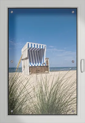 Produktbild von Wallario Lichtschutzbild, Dekorativer Sichtschutz Sonnenschutz 60 x 93 cm mit Motiv: Strandkorb - Verdunklung ohne Bohren
