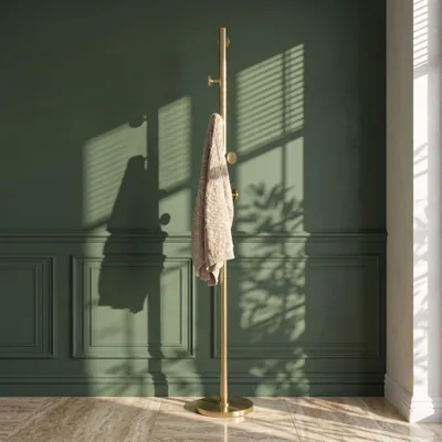 Imagen del producto de Elegante perchero dorado: Estante de pie de metal dorado con 5 ganchos, altura 190 cm. Diseño elegante y moderno