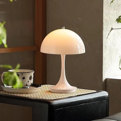 Produktbild von Led Pilz kleine Tischlampe, Drei Farben Touch Nachtlicht, Atmosphäre Schreibtischlampe für Nachttisch Kaffee Nachbildung (Weiß)