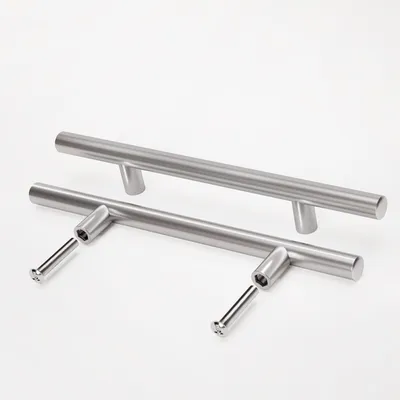 Image de 10 poignées design pour meubles aspect inox – entraxe 225 mm – largeur 350 mm – poignées en aluminium biseautées