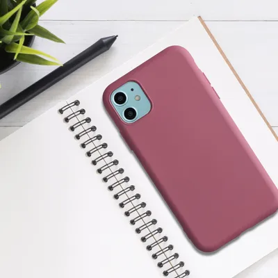 Produktbild von kwmobile Hülle kompatibel mit Apple iPhone 11 Hülle - gummierte TPU Silikon Handyhülle - Schutzhülle für kabelloses Laden - Case in Dark Rose
