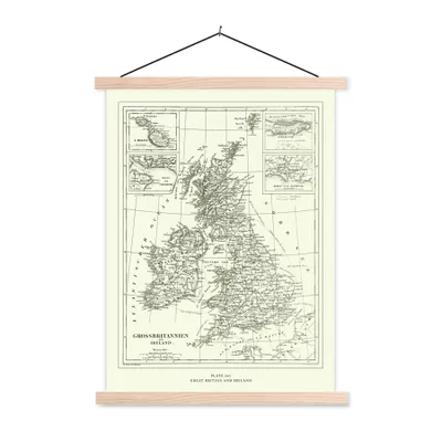 Produktbild von MuchoWow® Textilposter Klassische Weltkarte von Großbritannien und Irland 40x53 cm mit holzfarbenen Rahmen - Schlafzimmer
