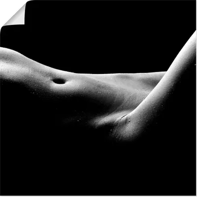 Produktbild von ARTland Poster Körperausschnitt einer nackten Frau Größe: 70x70 cm