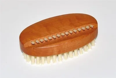 Produktbild von Nagelbürste oval mit Nagelreihe